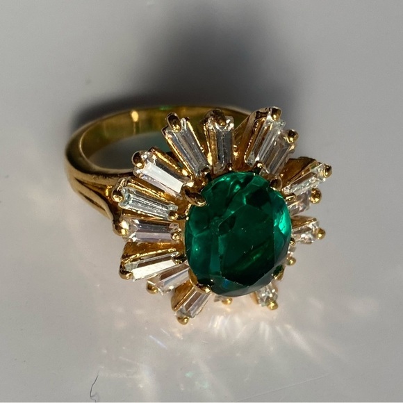 GOLD tone emerald green and clear crystal ring - Picture 2 of 11